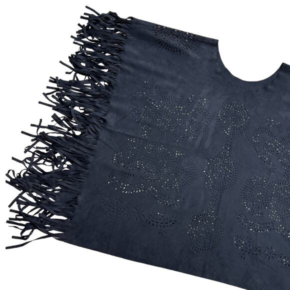 Step in Style Fringe Perforated Design Layering Poncho Sz OS - Picture 4 of 5